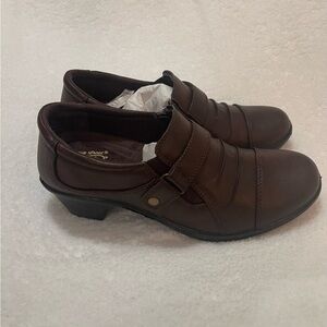 Easy Street Women's Mika Ankle Bootie Brown Size 7.5 W US NIB